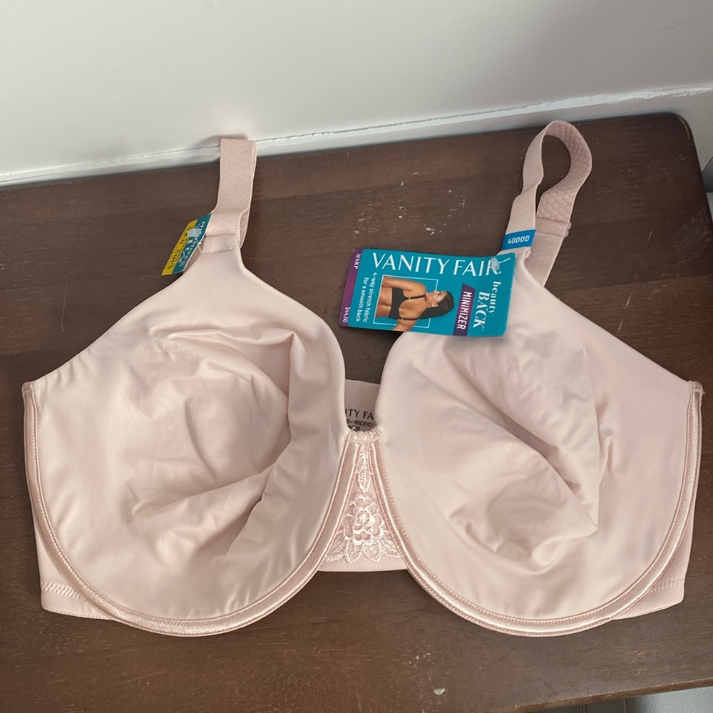 Women’s bra size 40 DDD.